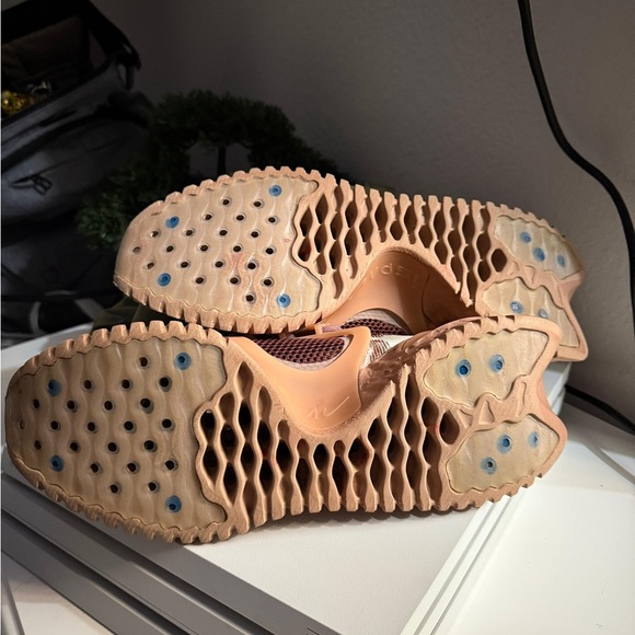 Nike Flow 2020 Athletic Shoes in Orange and Brown - Picture 6 of 9